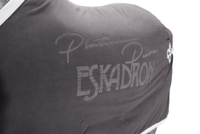 Eskadron Abschwitzdecke Fleece Stamped Pure platin